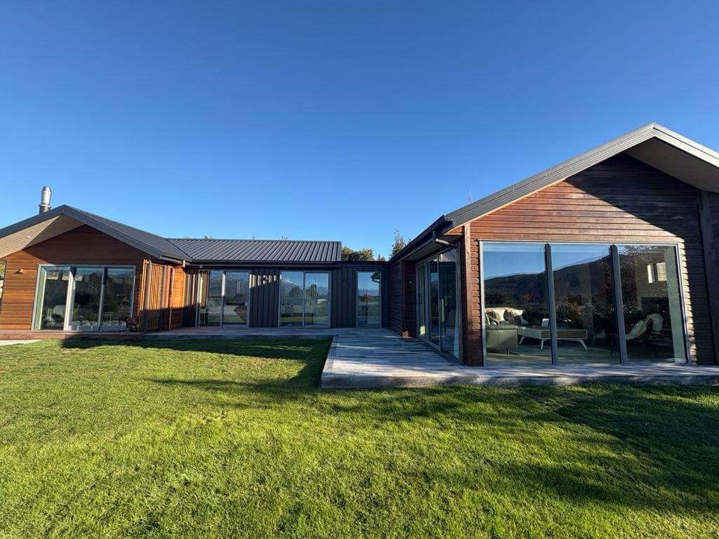 Boulder 15 * Lake Tekapo