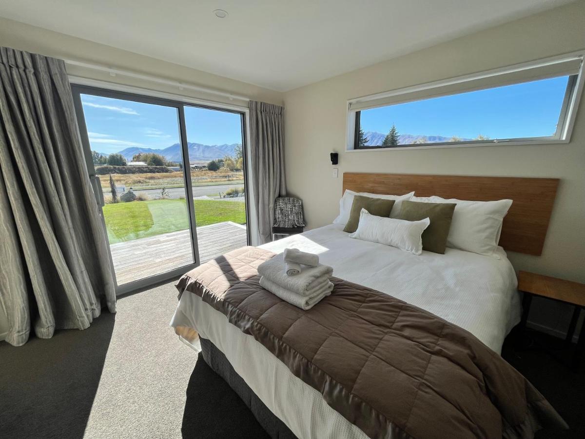 Boulder 15 * Lake Tekapo